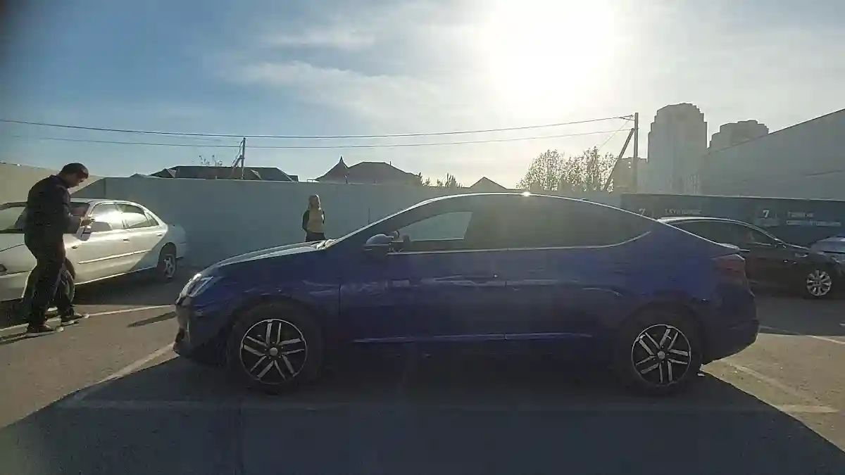 Hyundai Elantra 2019 года за 8 300 000 тг. в Шымкент