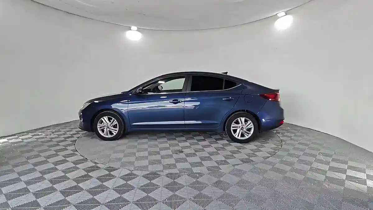 Hyundai Elantra 2019 года за 7 490 000 тг. в Павлодар