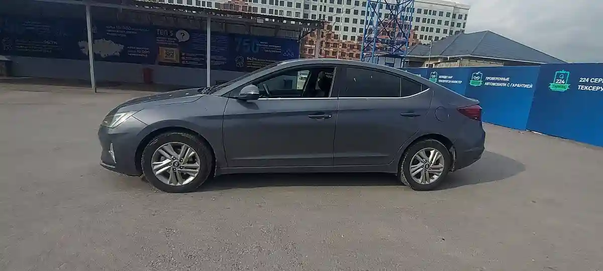 Hyundai Elantra 2019 года за 9 300 000 тг. в Шымкент