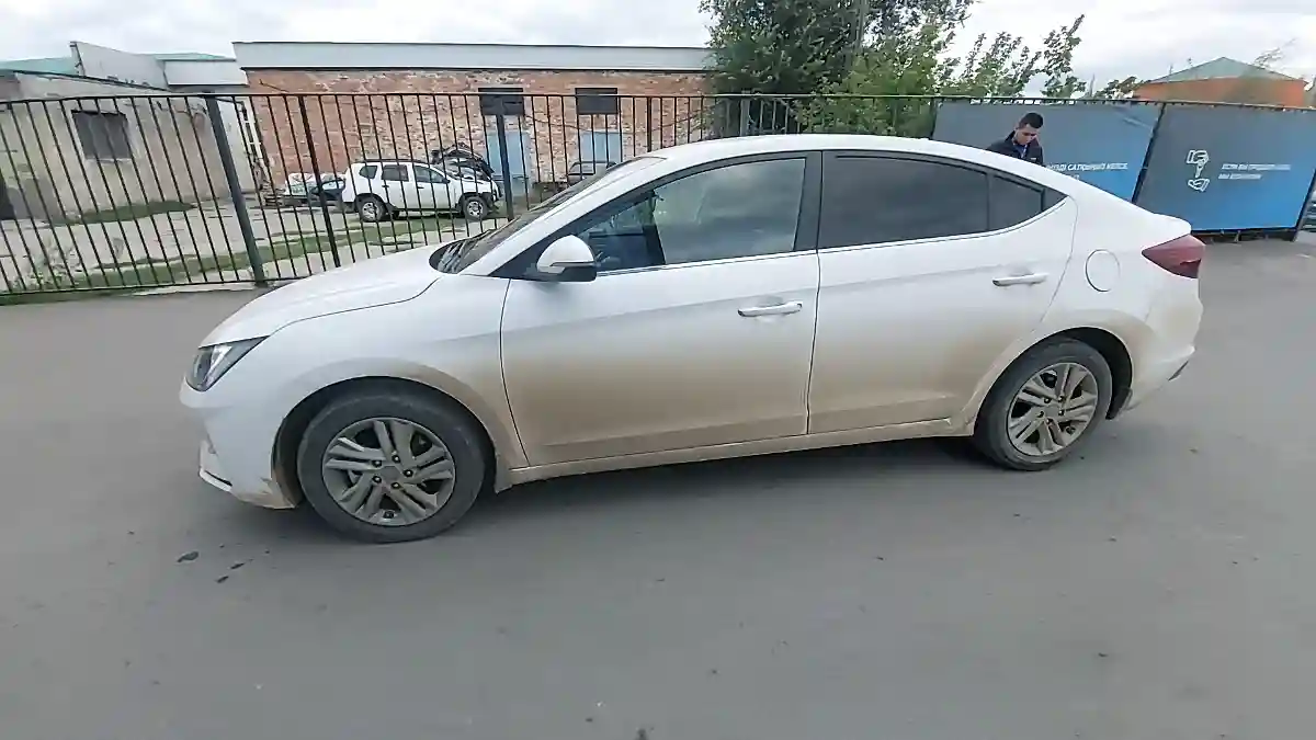 Hyundai Elantra 2020 года за 9 200 000 тг. в Актобе
