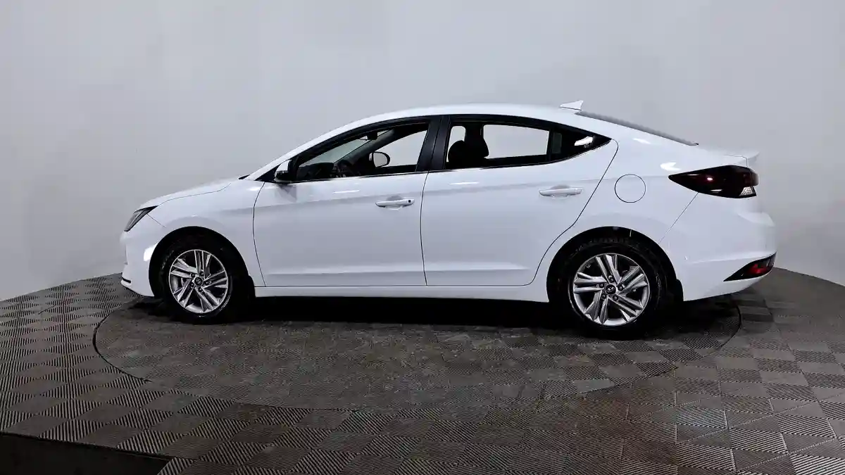 Hyundai Elantra 2019 года за 8 490 000 тг. в Астана