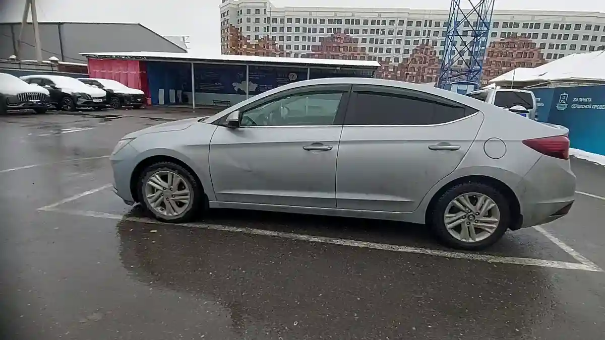 Hyundai Elantra 2019 года за 8 000 000 тг. в Шымкент