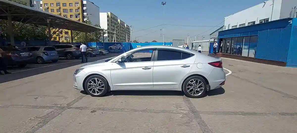 Hyundai Elantra 2019 года за 9 500 000 тг. в Алматы