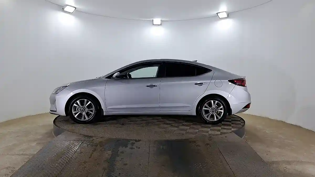 Hyundai Elantra 2019 года за 10 000 000 тг. в Актобе