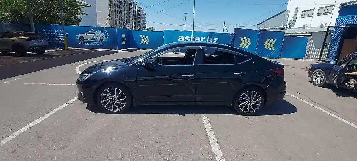 Hyundai Elantra 2019 года за 9 000 000 тг. в Алматы