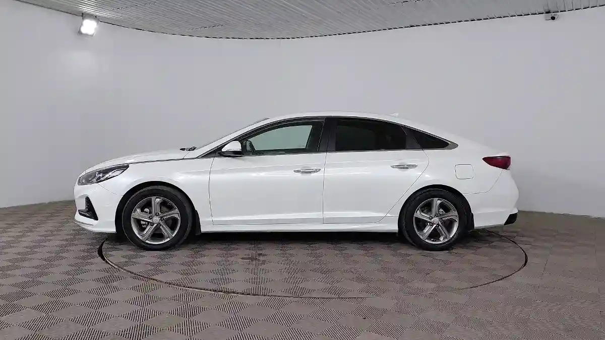 Hyundai Sonata 2019 года за 9 350 000 тг. в Шымкент