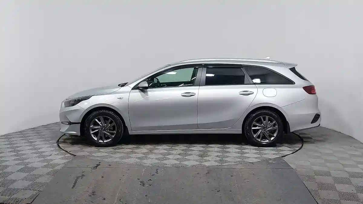 Kia Ceed SW 2023 года за 9 890 000 тг. в Астана