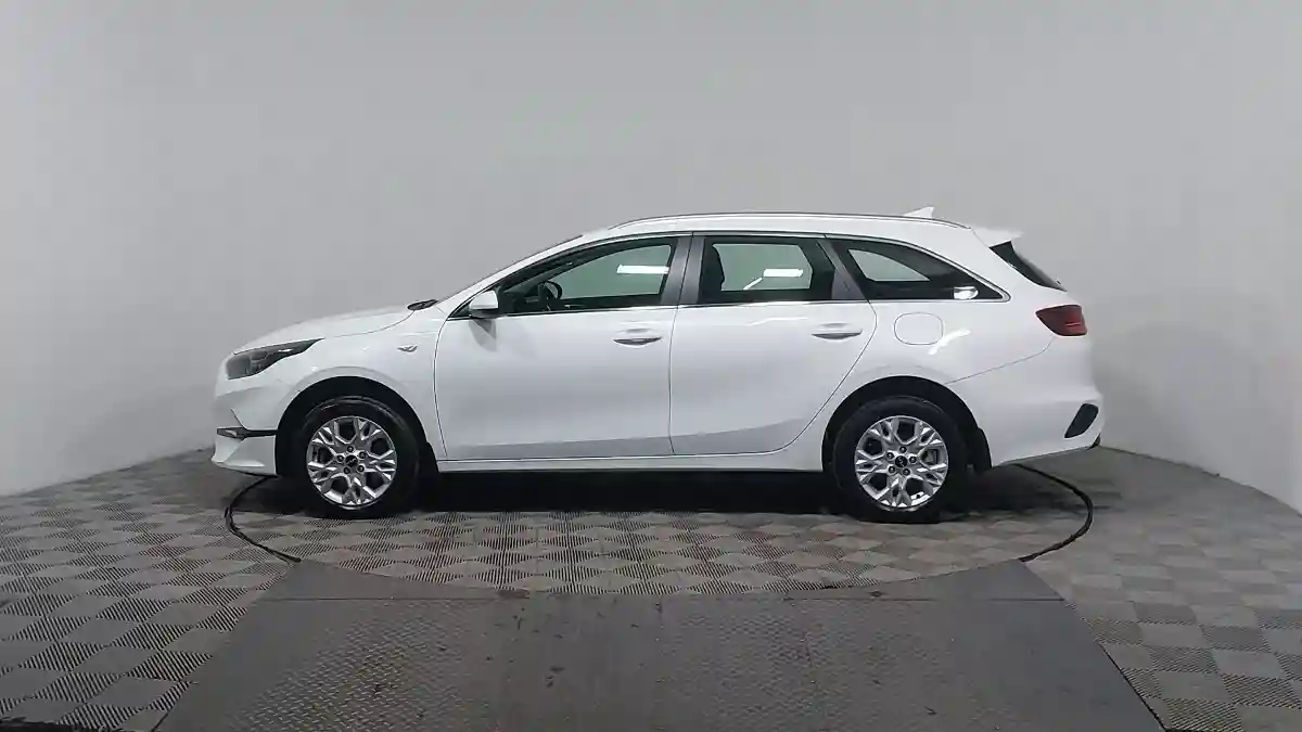 Kia Ceed SW 2022 года за 8 790 000 тг. в Астана