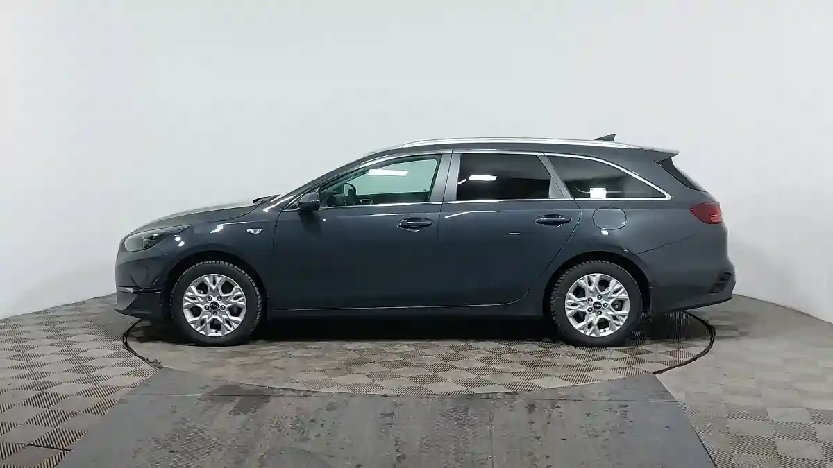 Kia Ceed SW 2023 года за 10 290 000 тг. в Астана