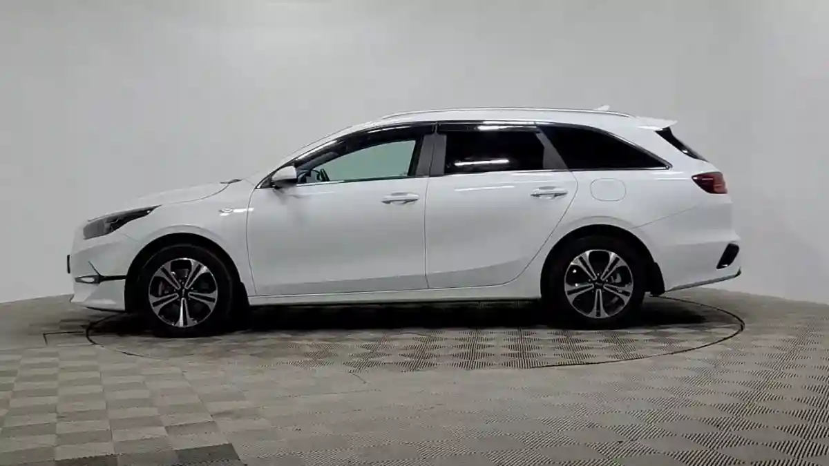 Kia Ceed SW 2023 года за 9 900 000 тг. в Алматы