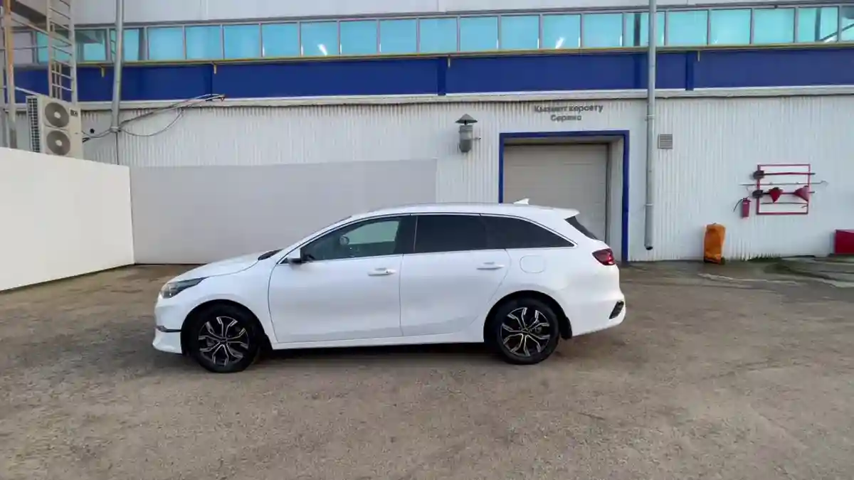 Kia Ceed SW 2023 года за 10 125 800 тг. в Уральск