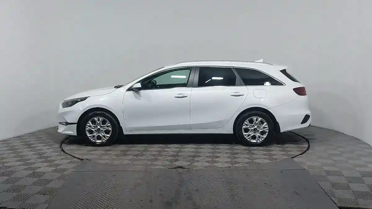 Kia Ceed SW 2023 года за 10 500 000 тг. в Астана