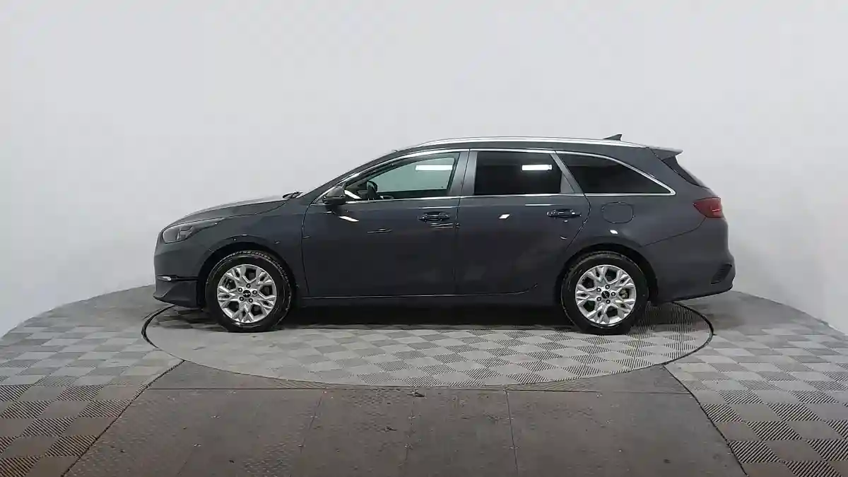 Kia Ceed SW 2023 года за 10 290 000 тг. в Астана