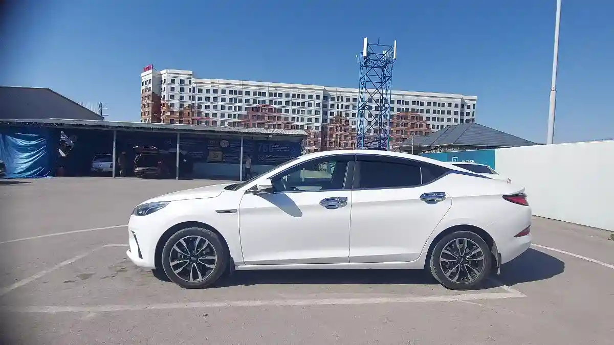 JAC J7 2023 года за 7 500 000 тг. в Шымкент