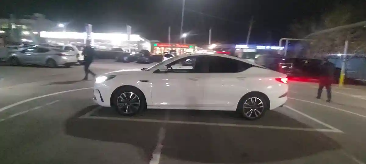 JAC J7 2023 года за 5 000 000 тг. в Алматы