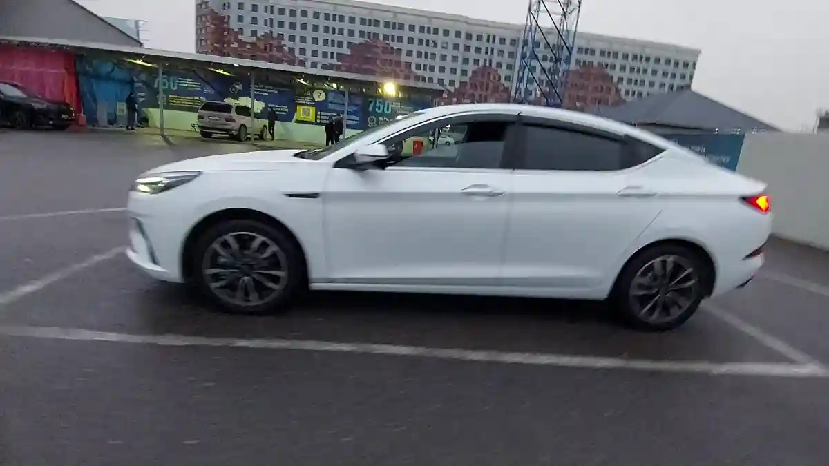 JAC J7 2023 года за 7 300 000 тг. в Шымкент