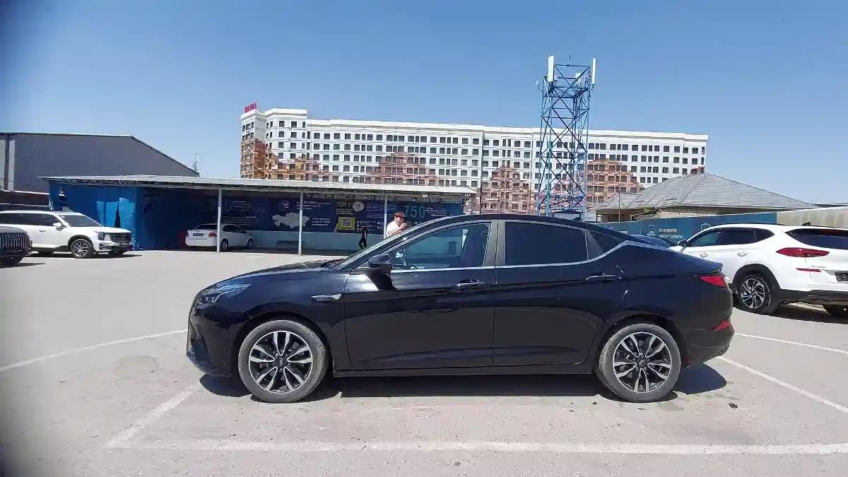 JAC J7 2023 года за 8 200 000 тг. в Шымкент