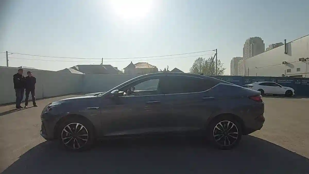 JAC J7 2023 года за 6 890 000 тг. в Шымкент