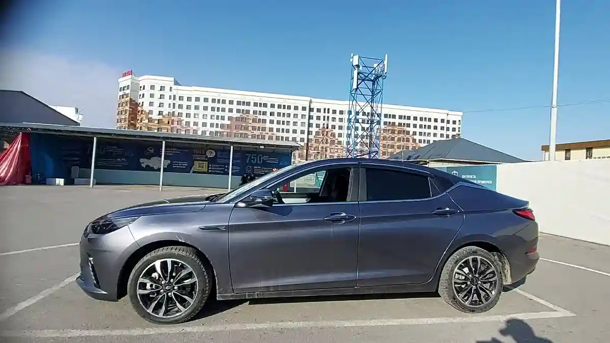 JAC J7 2023 года за 7 000 000 тг. в Шымкент