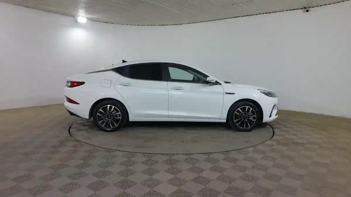 JAC J7 2023 года за 7 290 000 тг. в Шымкент