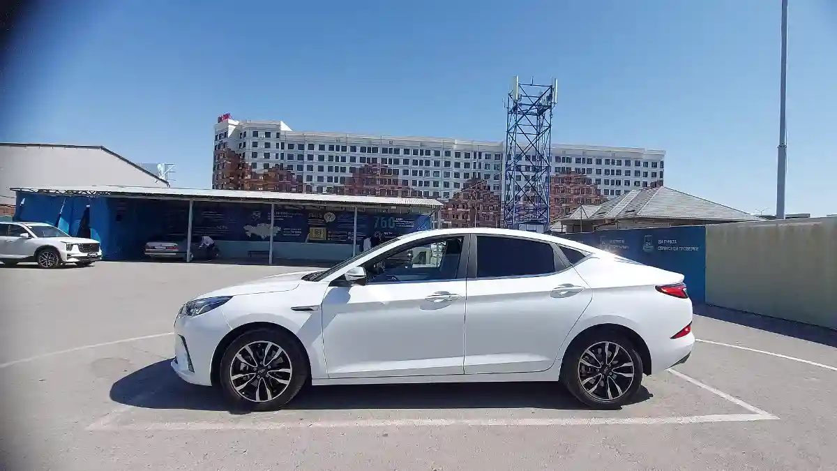 JAC J7 2023 года за 7 300 000 тг. в Шымкент