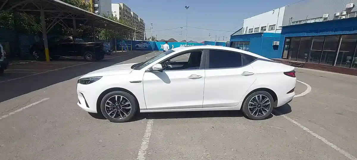 JAC J7 2023 года за 7 800 000 тг. в Шымкент