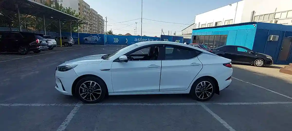 JAC J7 2024 года за 8 000 000 тг. в Алматы