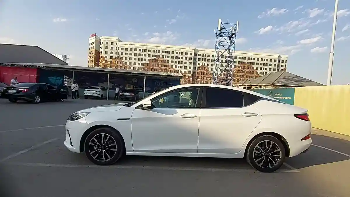 JAC J7 2024 года за 8 000 000 тг. в Шымкент