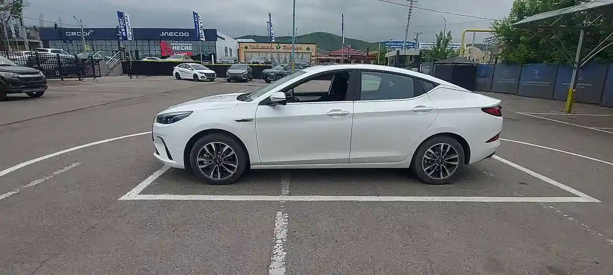 JAC J7 2024 года за 7 500 000 тг. в Алматы