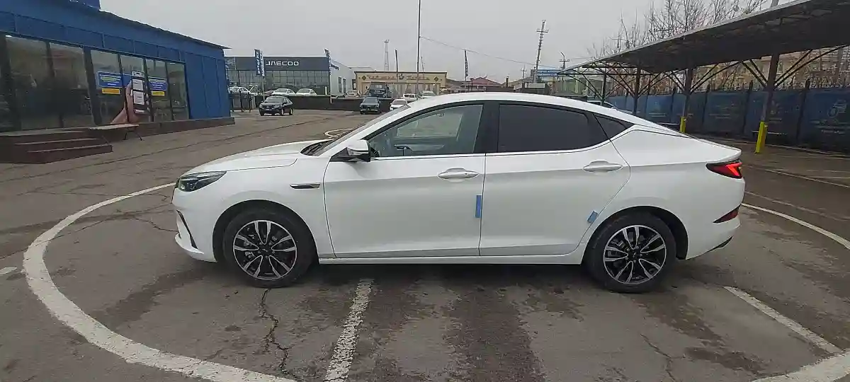 JAC J7 2024 года за 8 000 000 тг. в Алматы