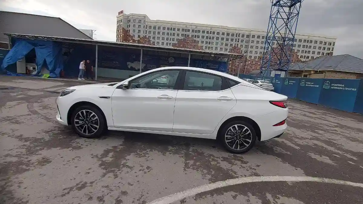 JAC J7 2024 года за 8 500 000 тг. в Шымкент