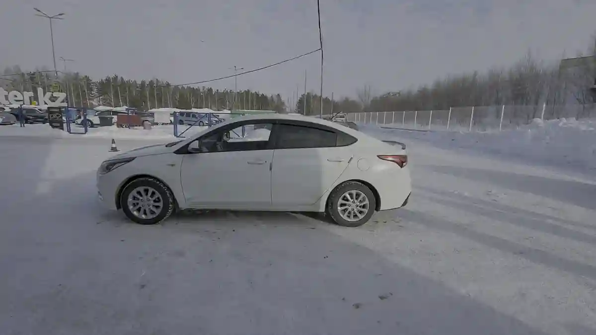 Hyundai Accent 2019 года за 8 000 000 тг. в Усть-Каменогорск