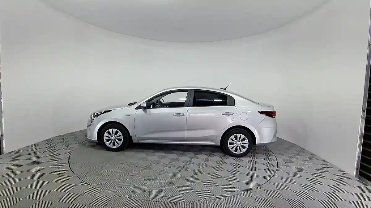 Kia Rio 2021 года за 8 700 000 тг. в Астана