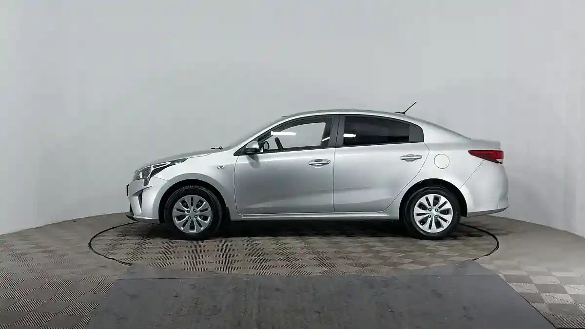 Kia Rio 2021 года за 8 600 000 тг. в Астана