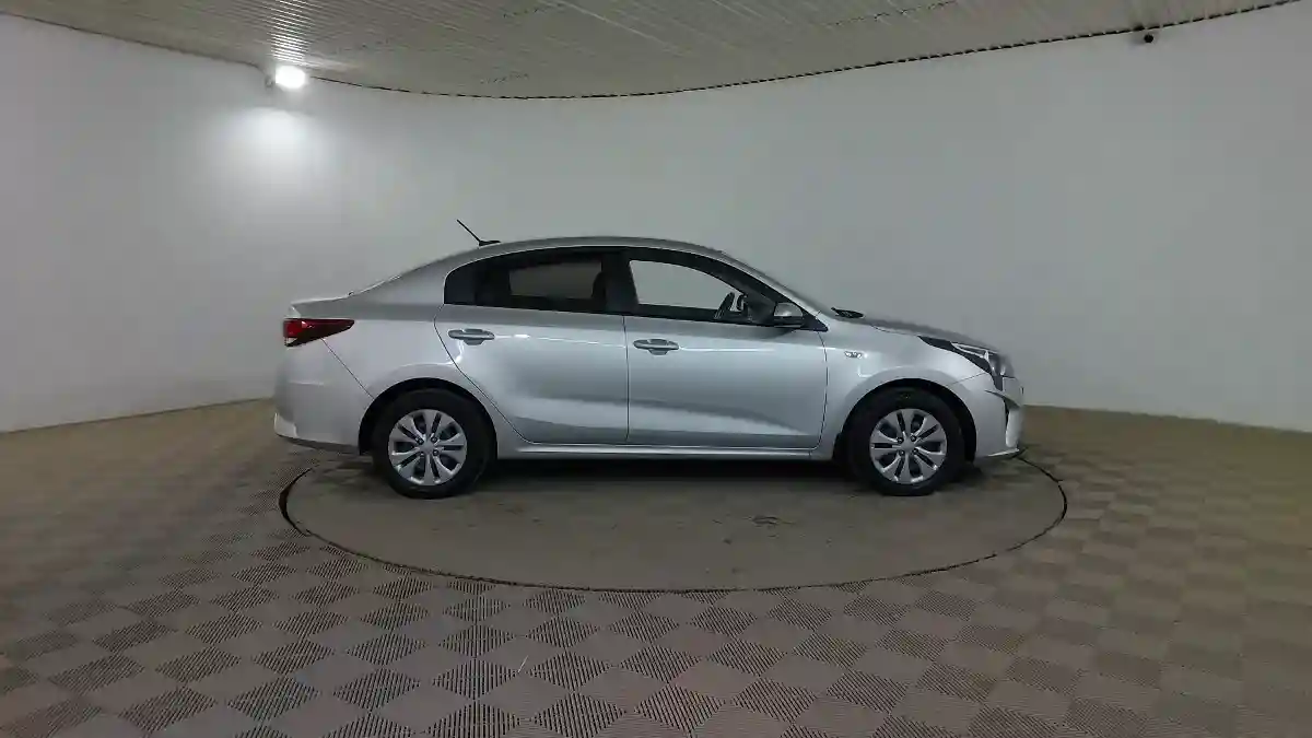 Kia Rio 2021 года за 7 490 000 тг. в Шымкент