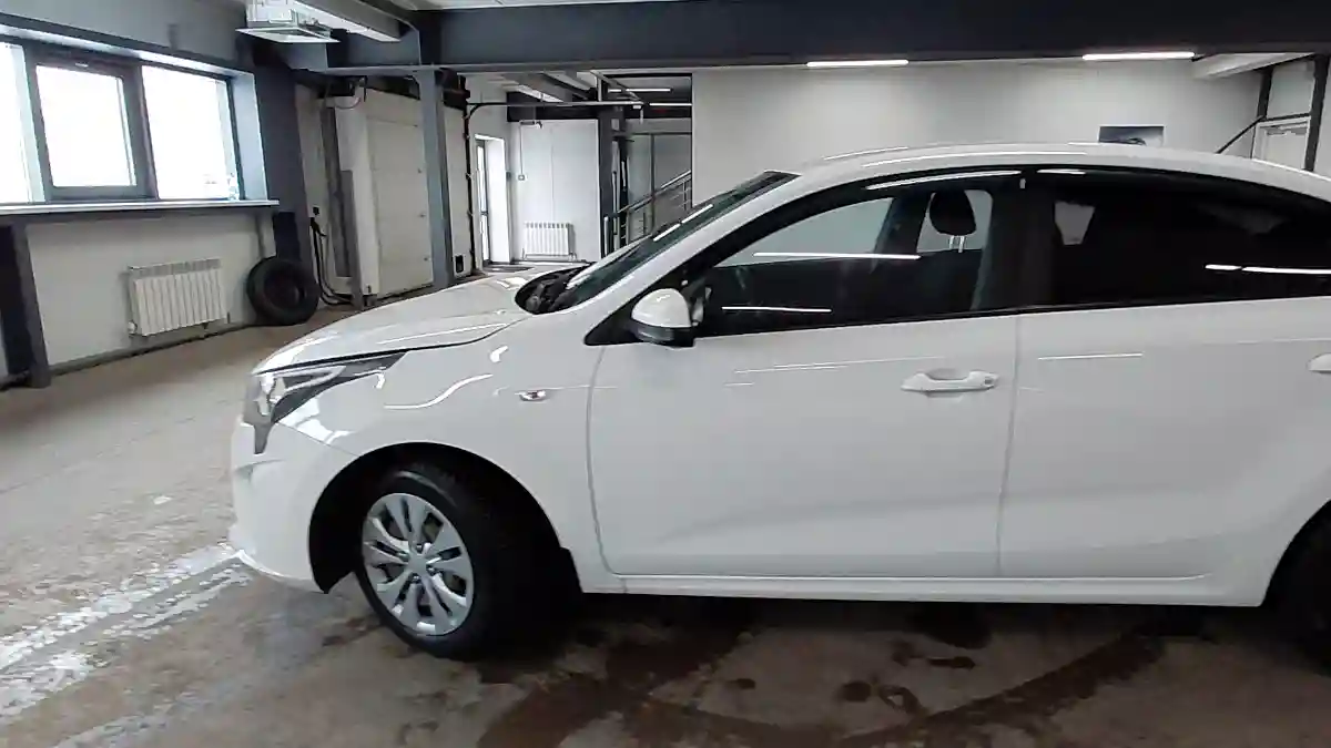 Kia Rio 2021 года за 7 500 000 тг. в Астана