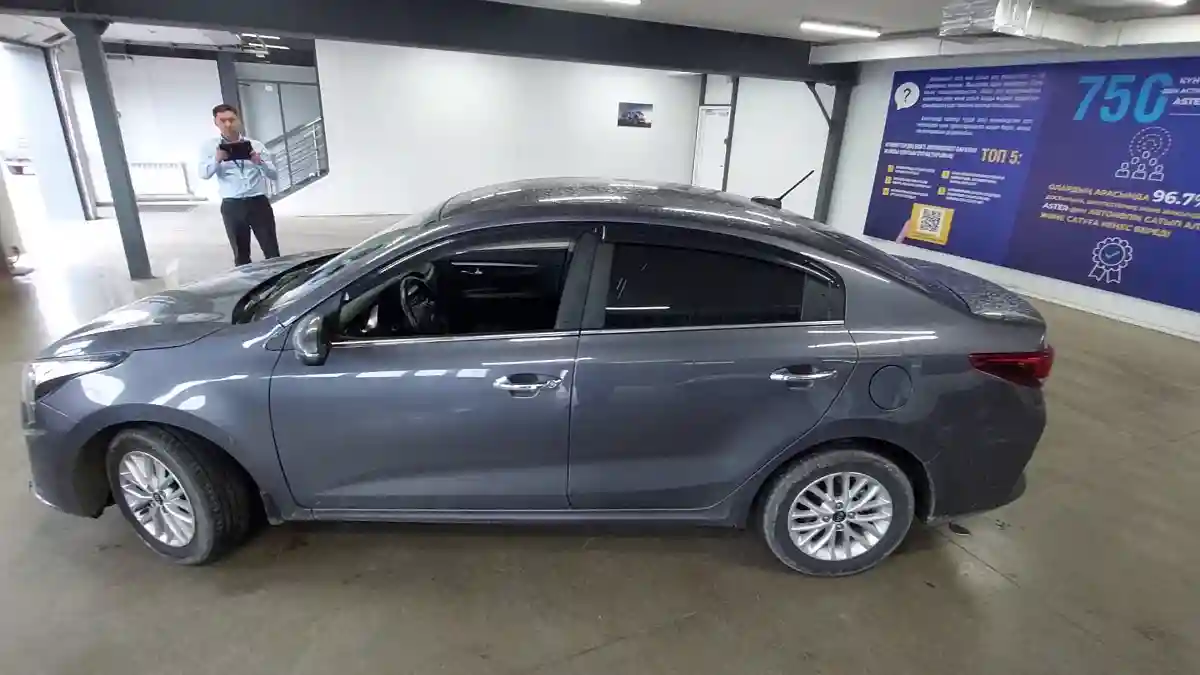 Kia Rio 2021 года за 7 890 000 тг. в Астана