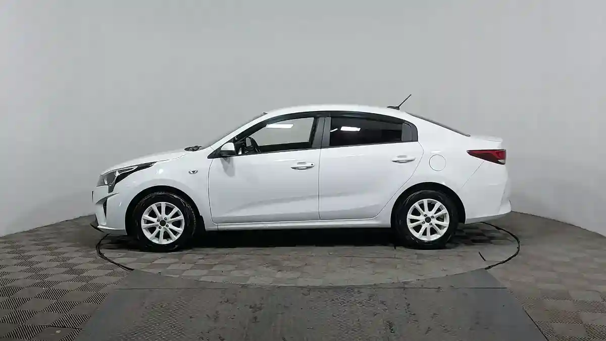 Kia Rio 2021 года за 8 250 000 тг. в Астана