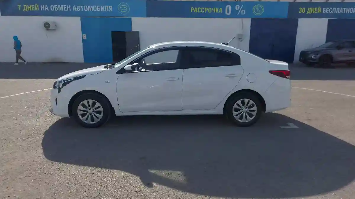 Kia Rio 2021 года за 8 989 000 тг. в Актау