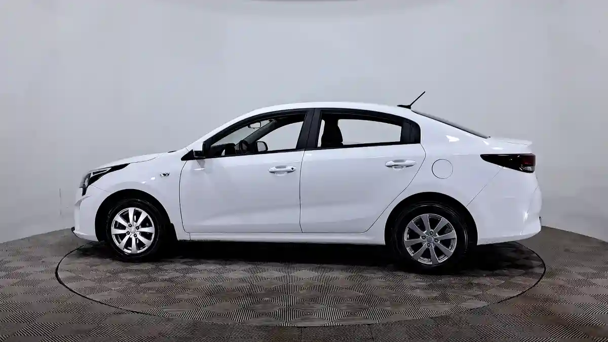 Kia Rio 2021 года за 7 780 000 тг. в Астана