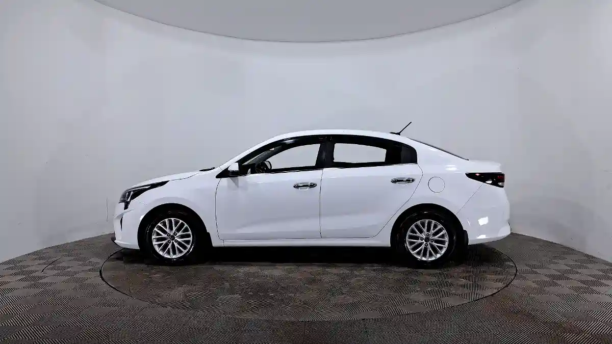 Kia Rio 2021 года за 7 490 000 тг. в Астана