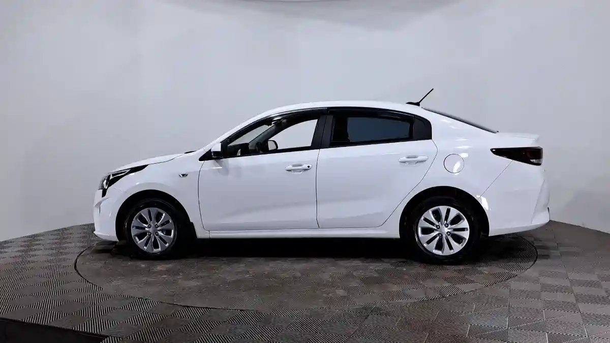 Kia Rio 2021 года за 8 610 000 тг. в Астана