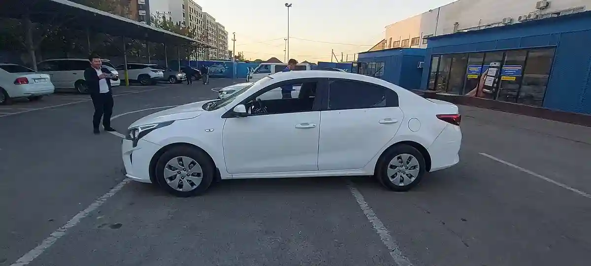 Kia Rio 2021 года за 8 300 000 тг. в Алматы
