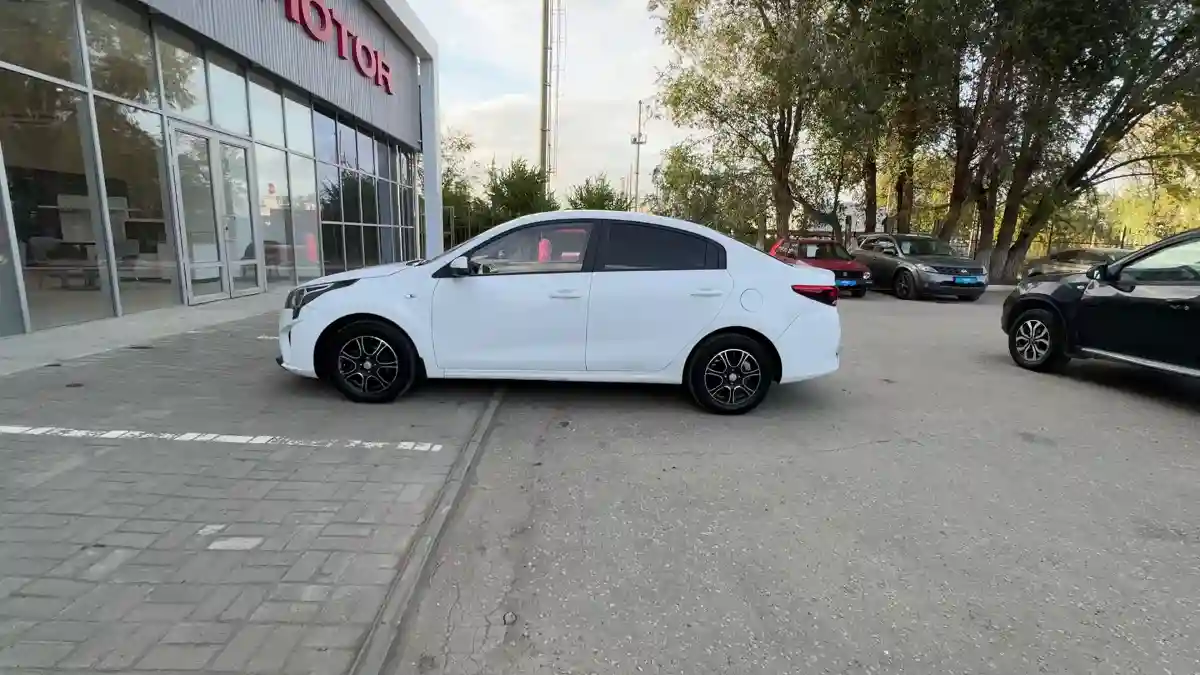 Kia Rio 2021 года за 7 390 000 тг. в Актобе
