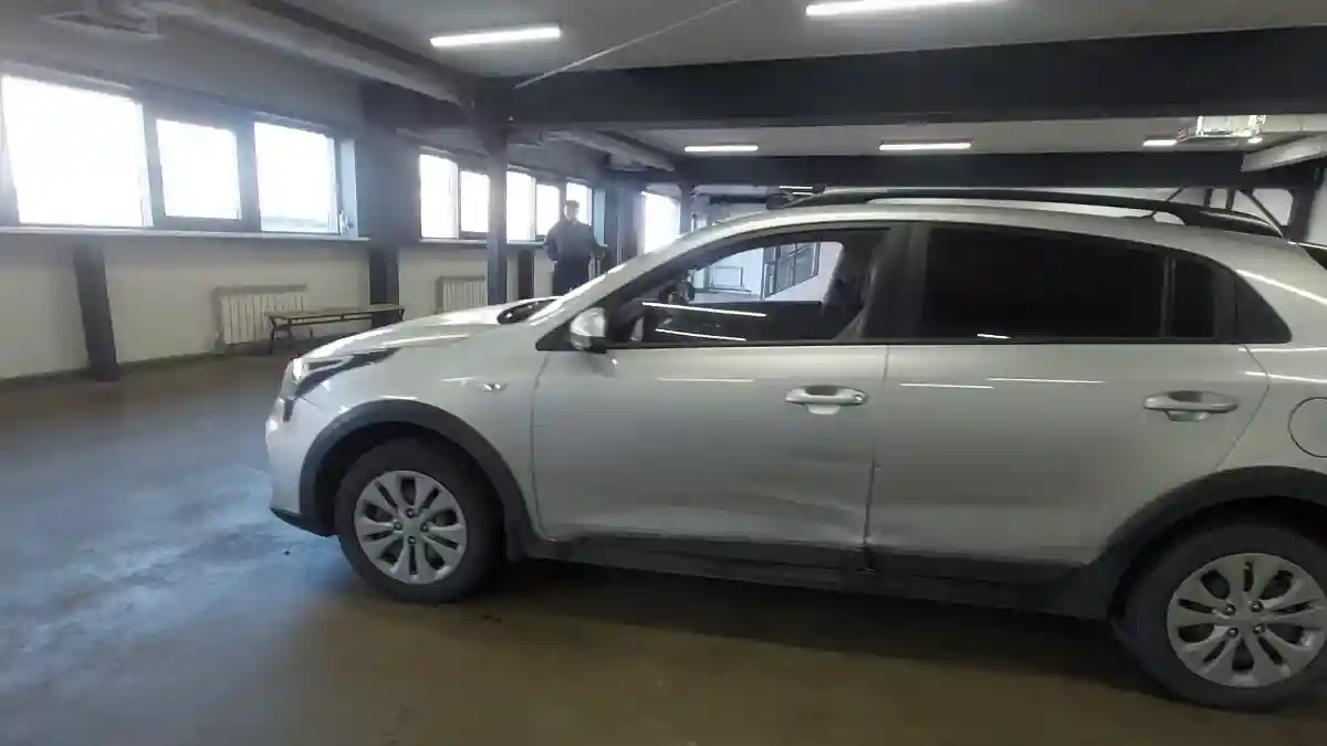 Kia Rio 2021 года за 7 500 000 тг. в Астана