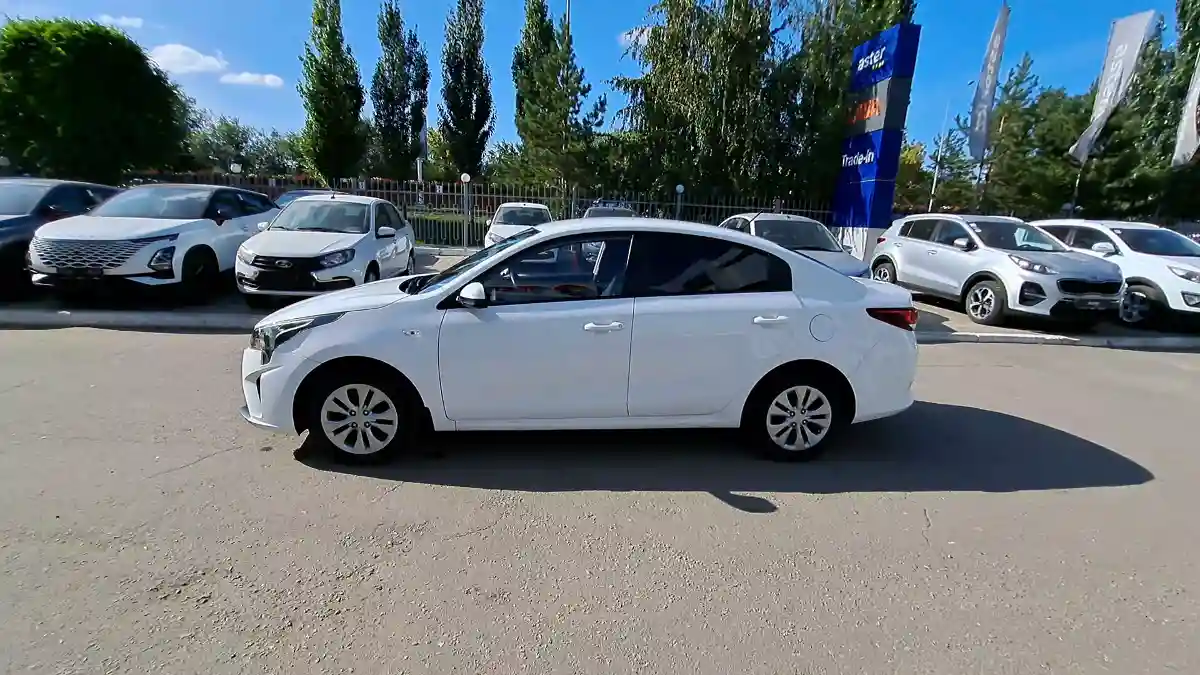 Kia Rio 2021 года за 6 590 000 тг. в Костанай