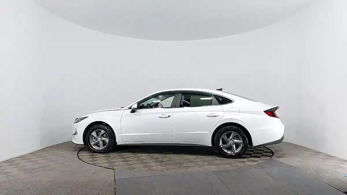Hyundai Sonata 2020 года за 10 990 000 тг. в Астана