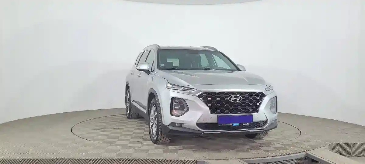 Hyundai Santa Fe 2019 года за 13 990 000 тг. в Караганда