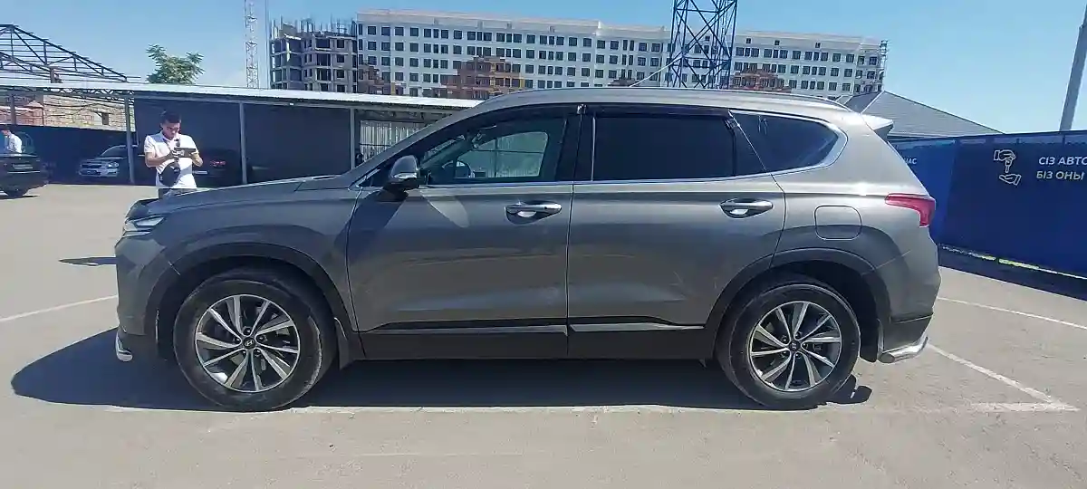 Hyundai Santa Fe 2019 года за 15 990 000 тг. в Шымкент