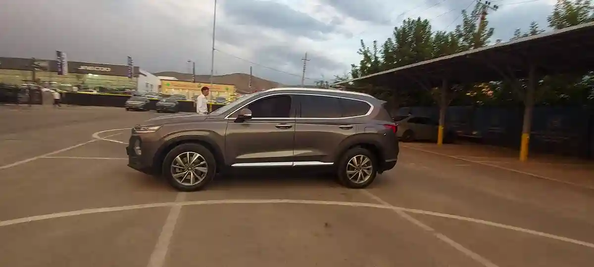 Hyundai Santa Fe 2020 года за 14 000 000 тг. в Алматы